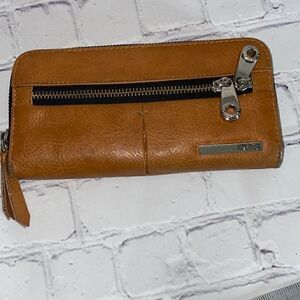 Kennth Cole Reaction wristlet